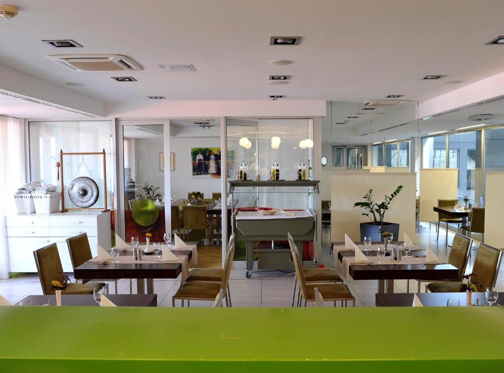 Restaurace v ubytování Hotel EMPIRE