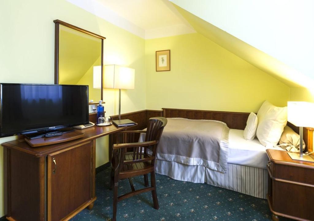 Hotel Selsky Dvur - Bohemian Village Courtyard