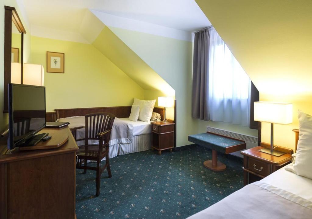 Hotel Selsky Dvur - Bohemian Village Courtyard - Resim 24