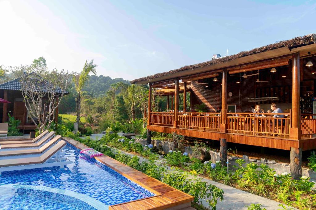 Phu Quoc Bambusa Resort - 11