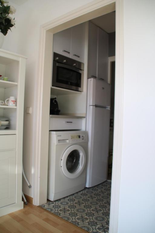 A kitchen or kitchenette at Centre Empuriabrava plage