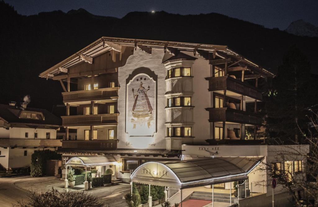Nespecifikovaný výhled na hory nebo výhled na hory při pohledu z hotelu