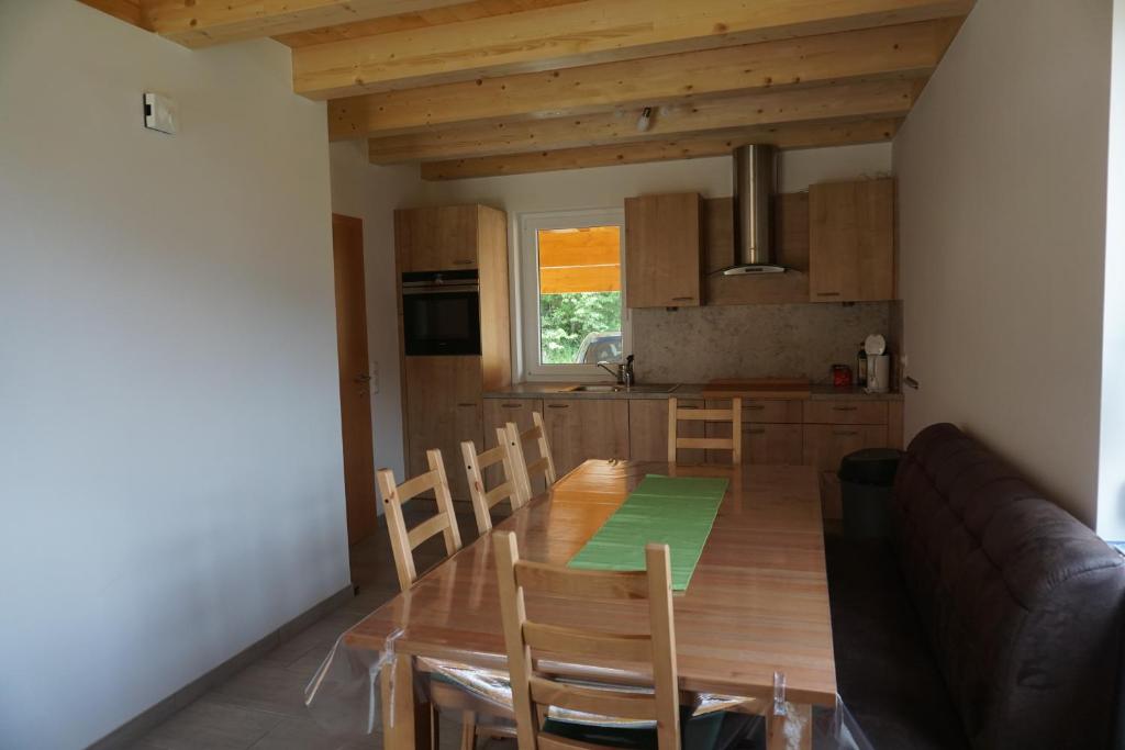 Kuchyňa alebo kuchynka v ubytovaní Chalet Underhill