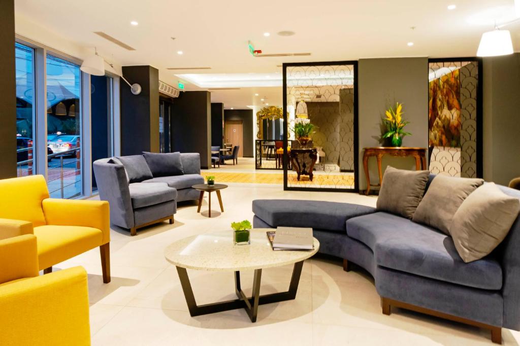 Χώρος καθιστικού στο Mercure Ariosto Lima