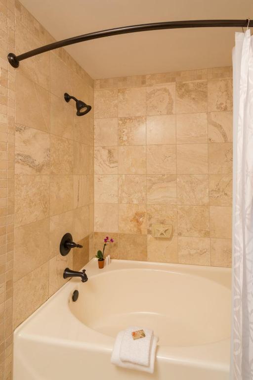 Bella Bay Inn - King Studio