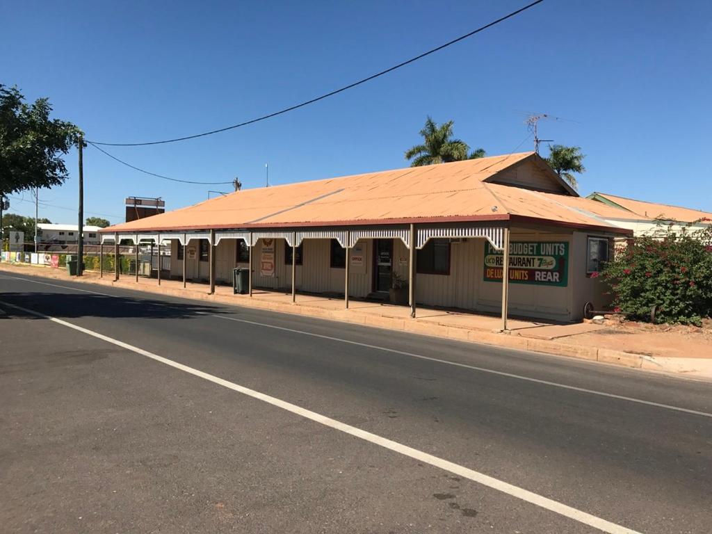 a building on the side of a street at Wagon Wheel Motel in Cloncurry