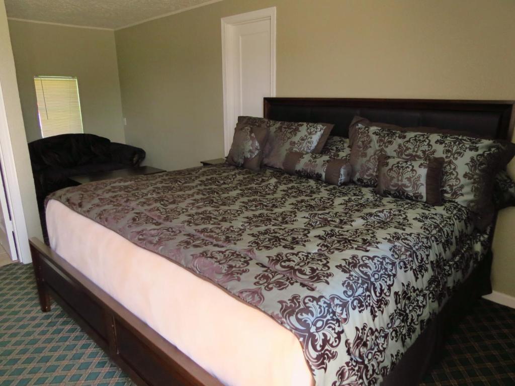Postel nebo postele na pokoji v ubytování Best Inn Motel Salina