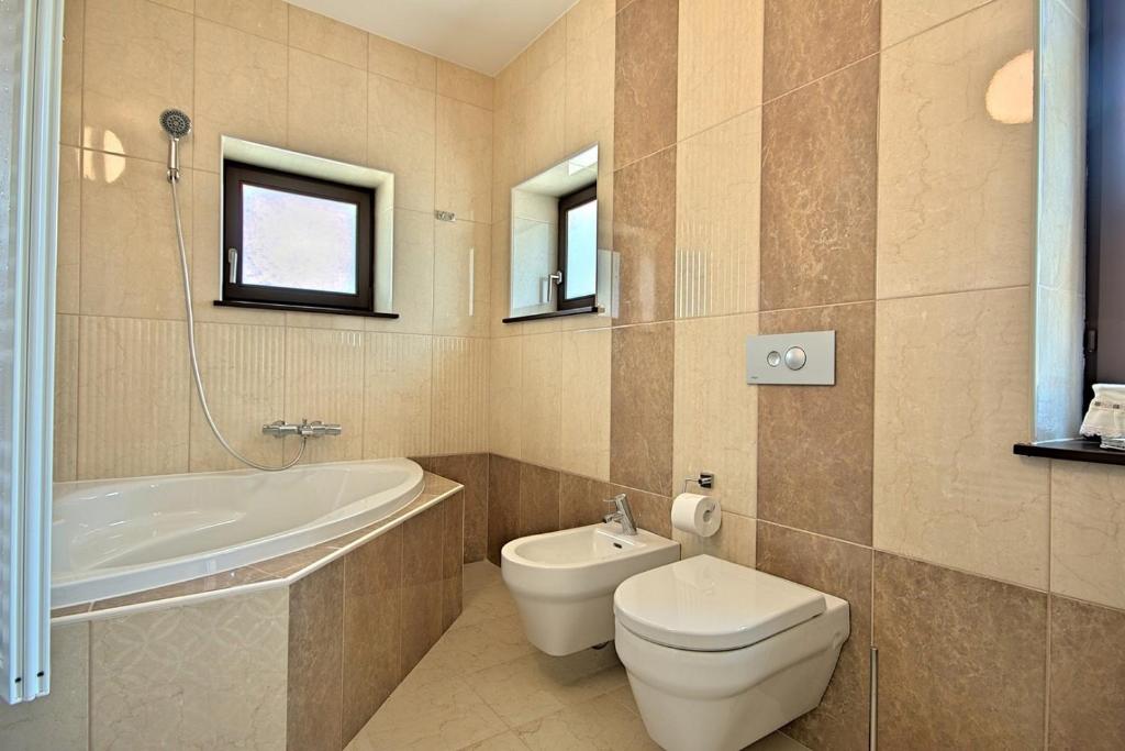 Kúpeľňa v ubytovaní Stone Villa Zahara