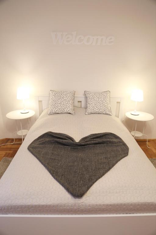 Posteľ alebo postele v izbe v ubytovaní Apartman - Heart of Budapest