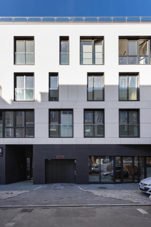 City of the Kings-Silver Apartment No 2- Lubelska 10, آژانس هواپیمایی آسمان سپید