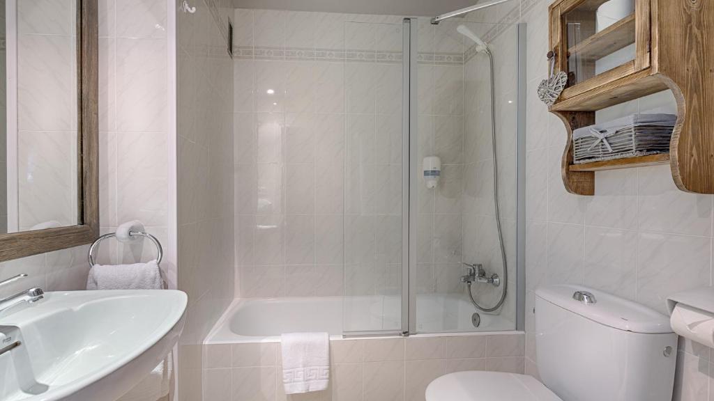 Koupelna v ubytování Hotel Ribaeta