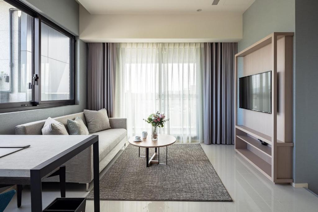 TV a/nebo společenská místnost v ubytování Jolley Hotel