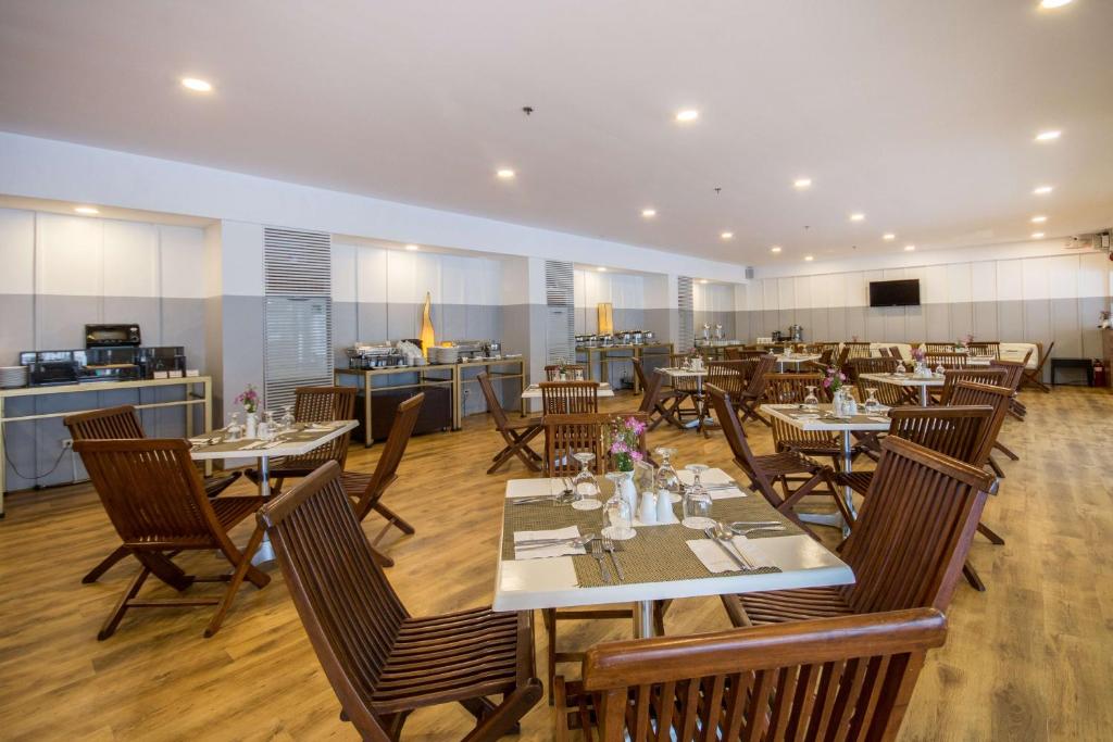 Restaurace v ubytování The Tides Hotel Boracay