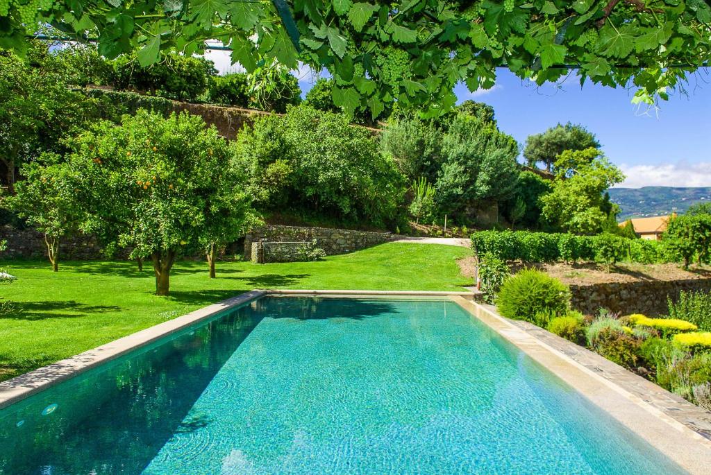 Bazén v ubytování Quinta do Vallado - Douro Wine Hotel nebo v jeho okolí