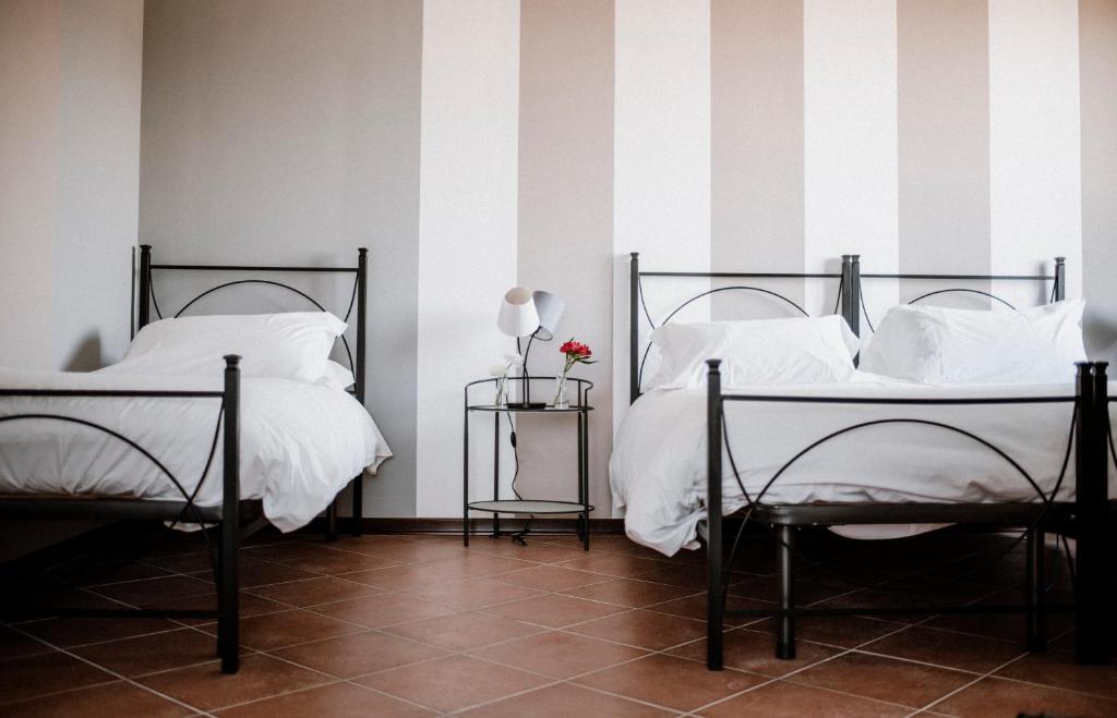 Panoramic Villa Garassino - country rooms and fine restaurant - Triple Room With Balcony