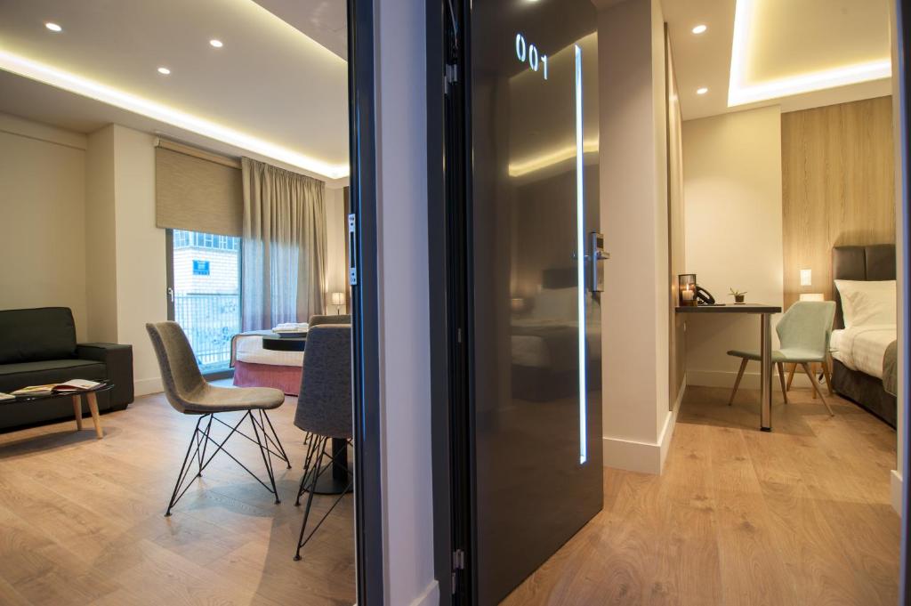 Posezení v ubytování Athens Platinum Rooms and Suites