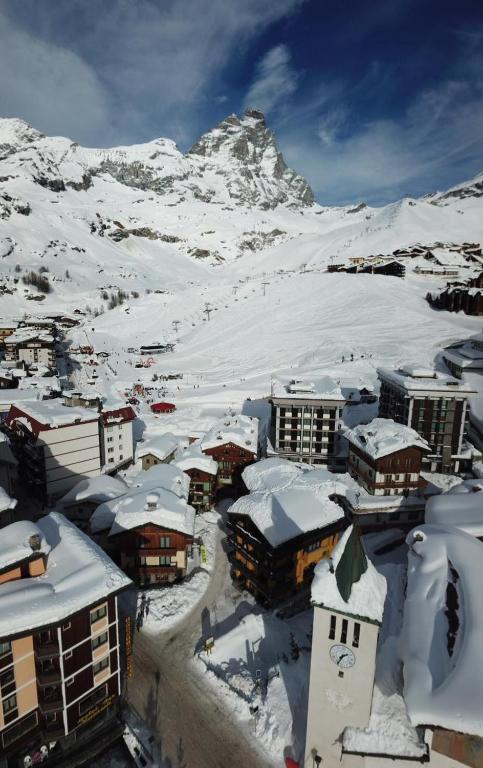 Hotel Meynet a l'hivern