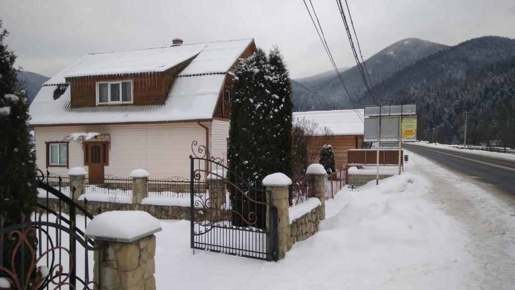 Homestay Opryshky v zimě