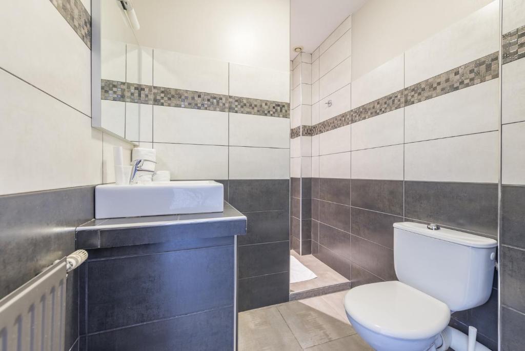 Hôtel du Rocher - Resim 13