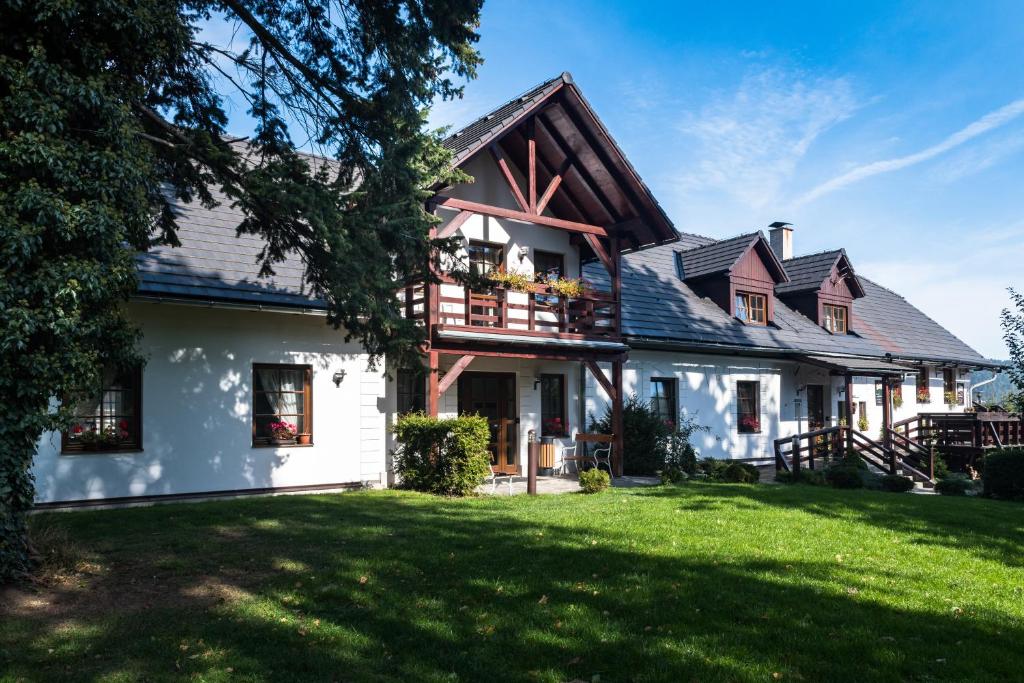 Budynek, w którym mieści się hotel
