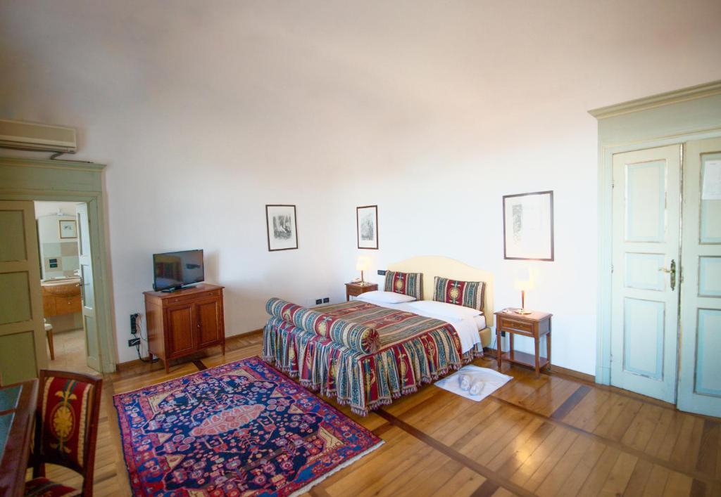 Castello Rosso - Deluxe Double Room