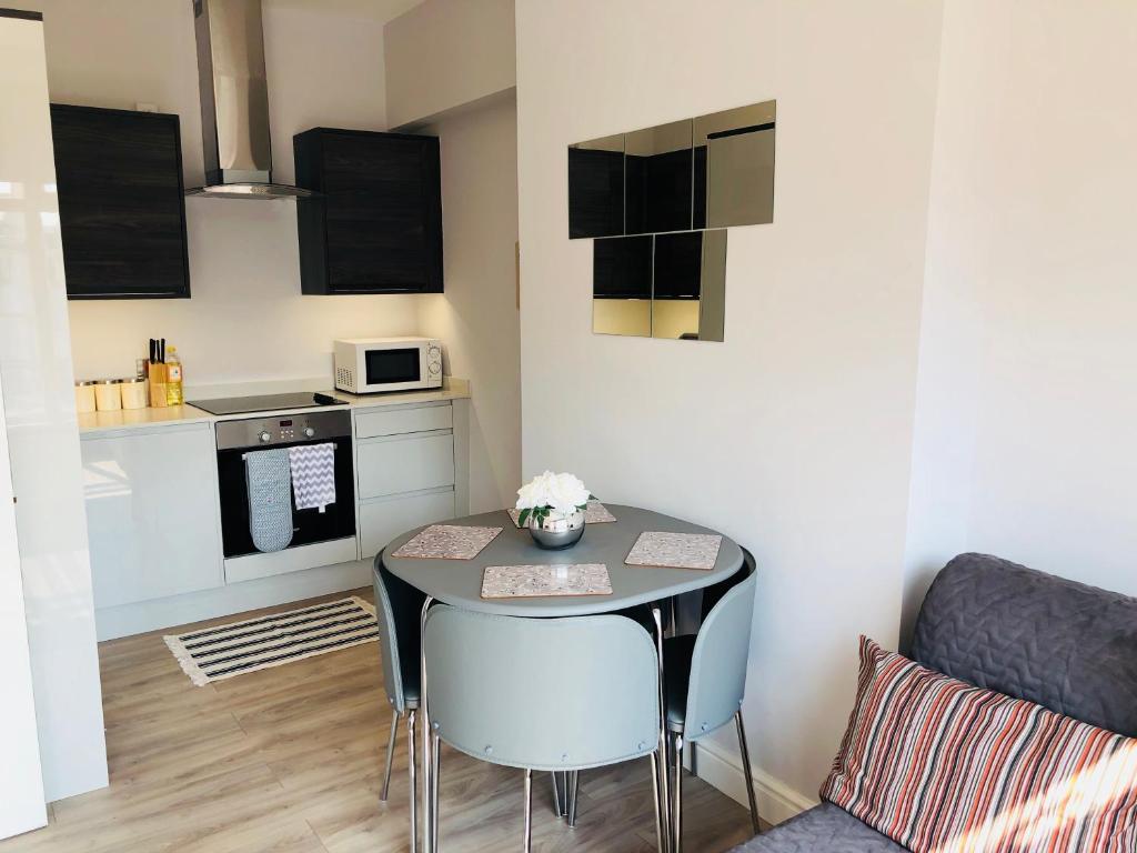 Gallery image of Southend - Westcliff Apartments & Studios in Southend-on-Sea