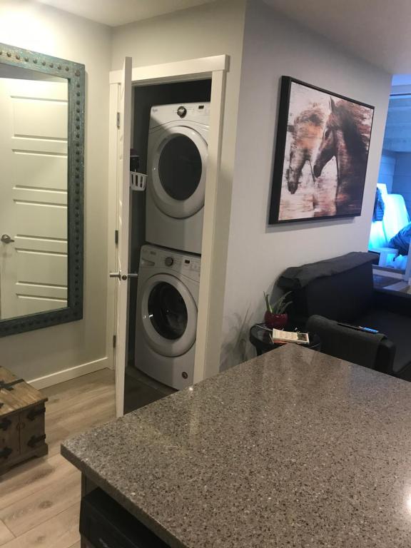 Fotografie z fotogalerie ubytování Home Sweet Condo v destinaci Calgary