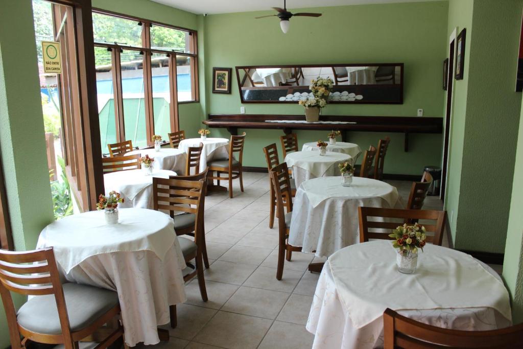 Restaurace v ubytování Pousada Leão do Mar