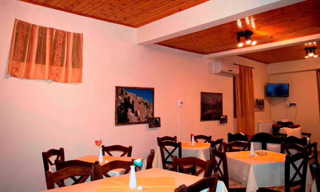 Restaurace v ubytování Xenon Achladokampos
