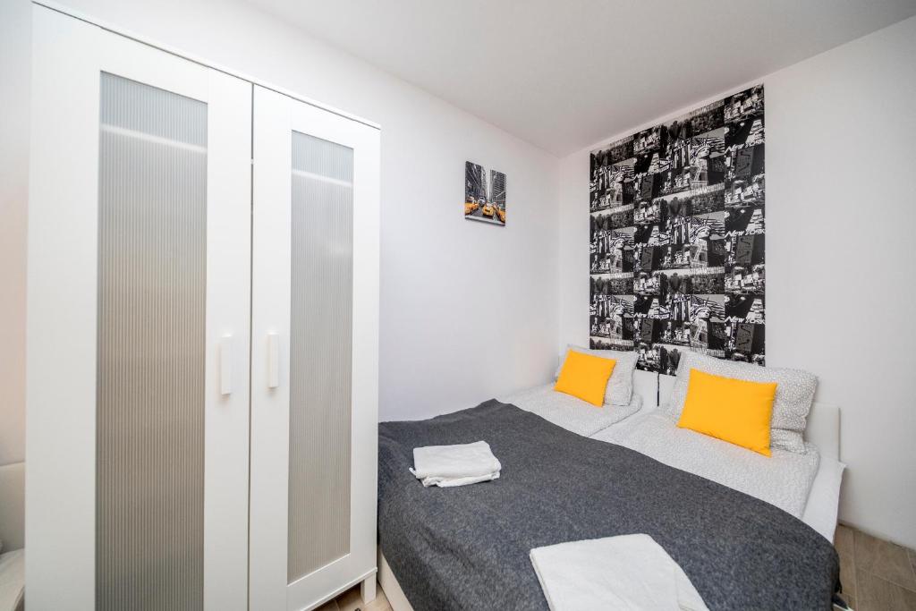 6 Cities Rooms - Standard Double Room With Shared Bathroom