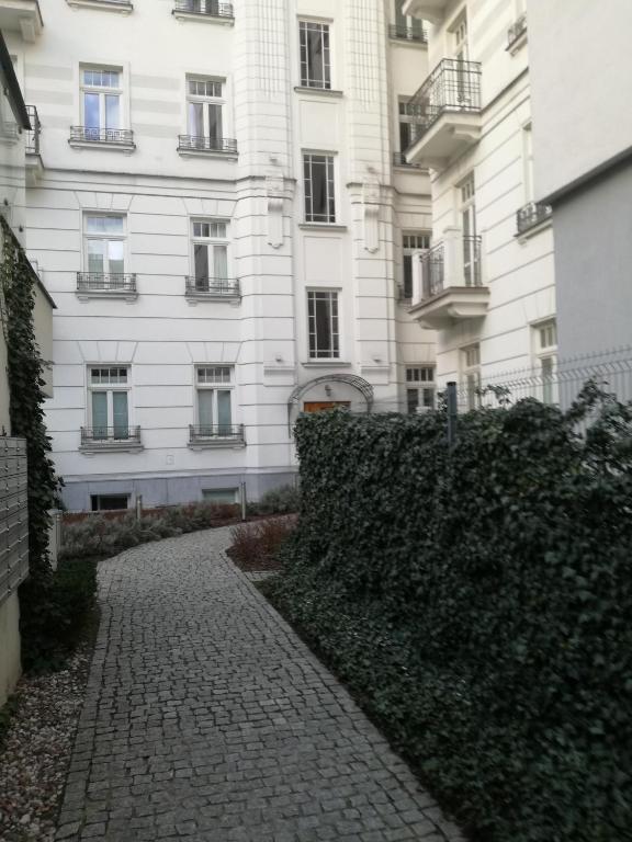 Budova, v ktorej sa apartmán nachádza