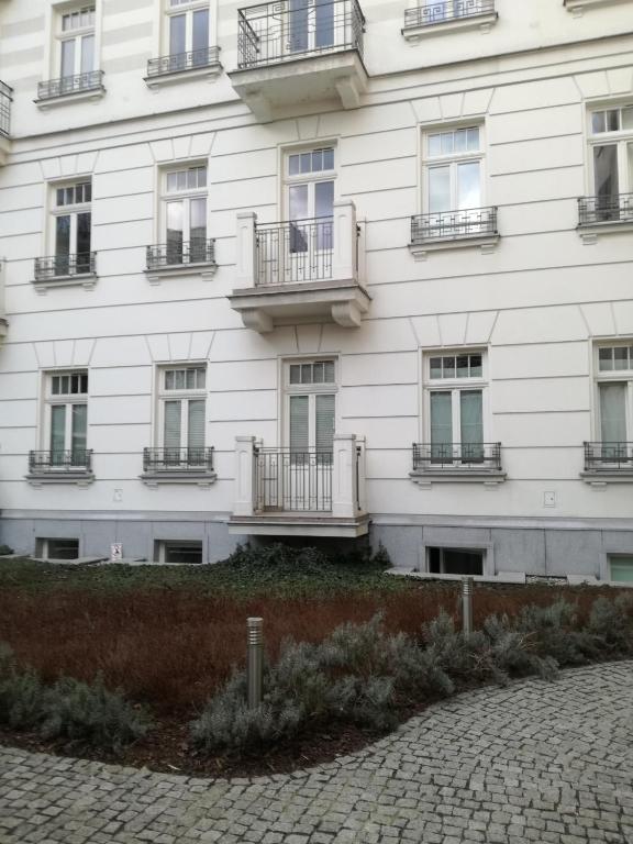 Budova, v ktorej sa apartmán nachádza