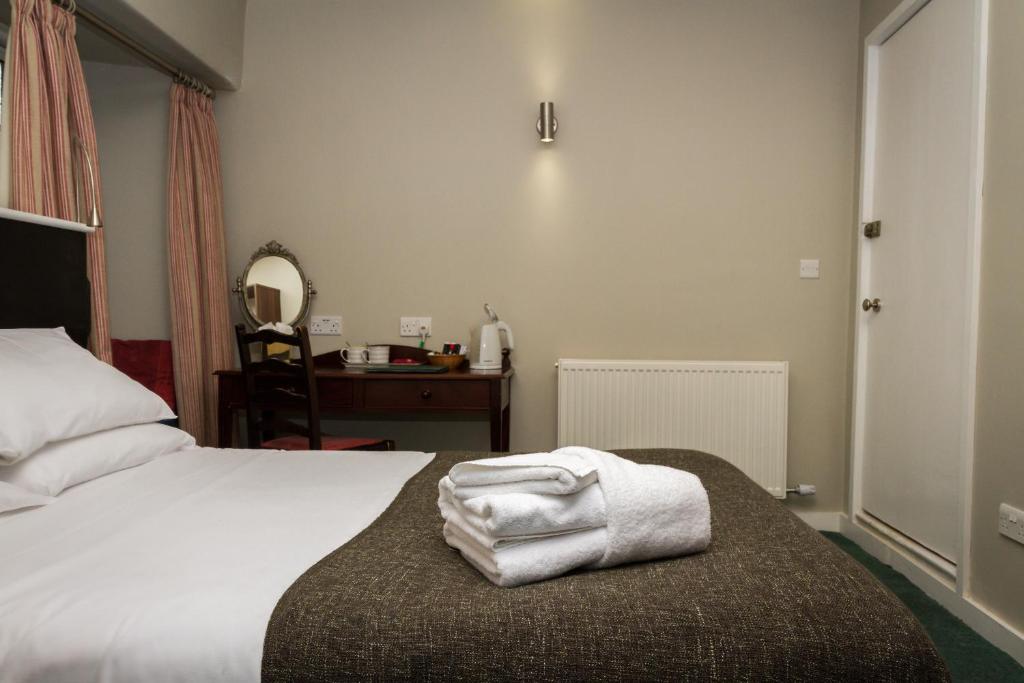 Woolpack Inn - Double Or Twin Room With Mountain View