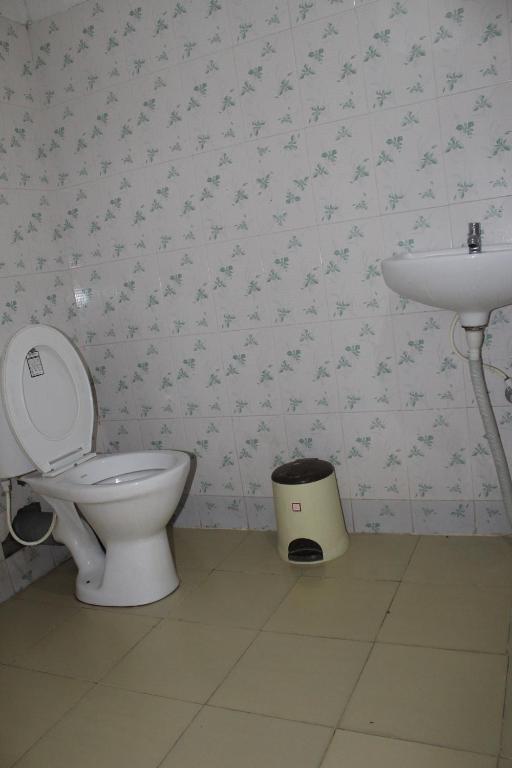 Bagno di Johnson's Homestay With Pool & Ecohouseboat near town beach