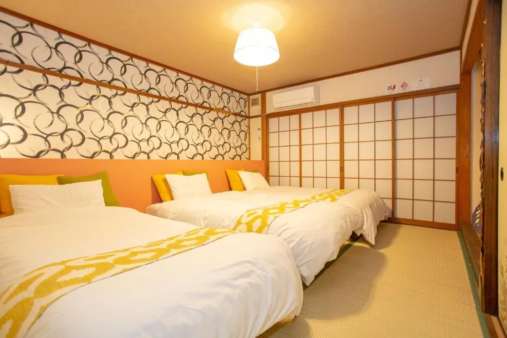 Guesto House Ushiwakamaru, Kyoto, Japonia
