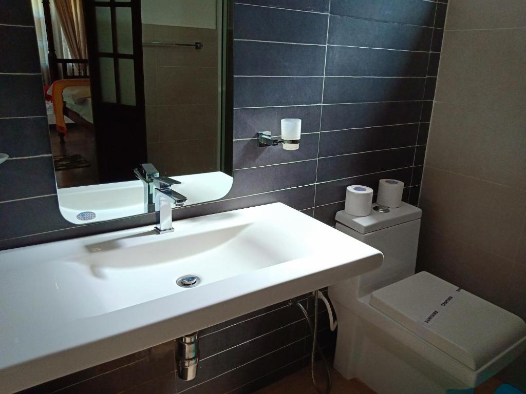 Kaya Residence Kandy - Habitación Cuádruple Deluxe
