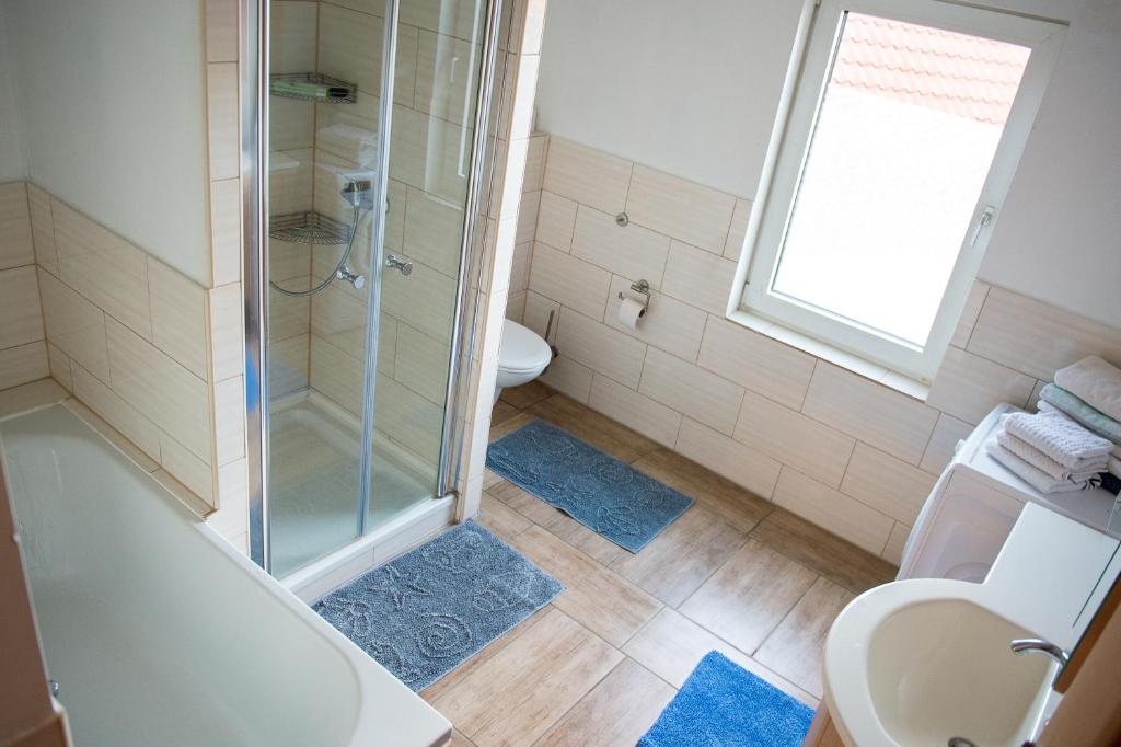 Koupelna v ubytování Monteur & Geschäftsreisen Zimmer in Celle CS11