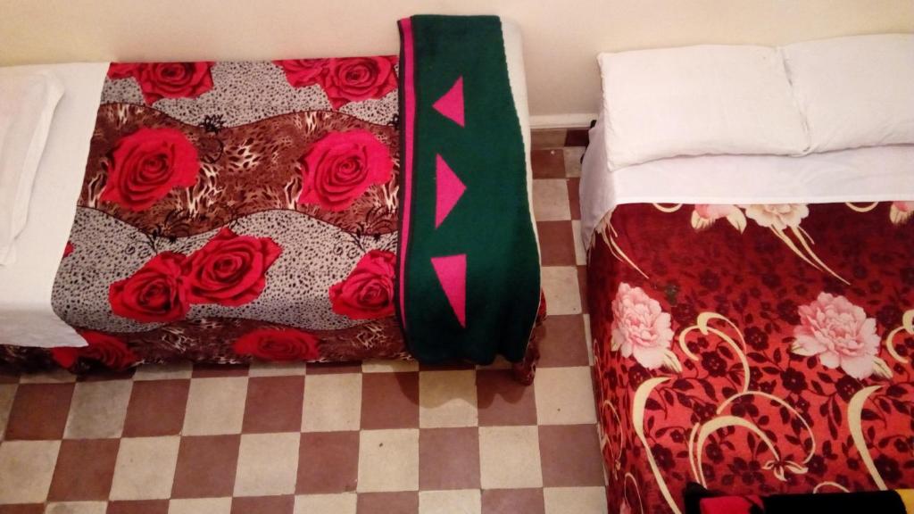 Hotel Medina - Triple Room With Shared Bathroom