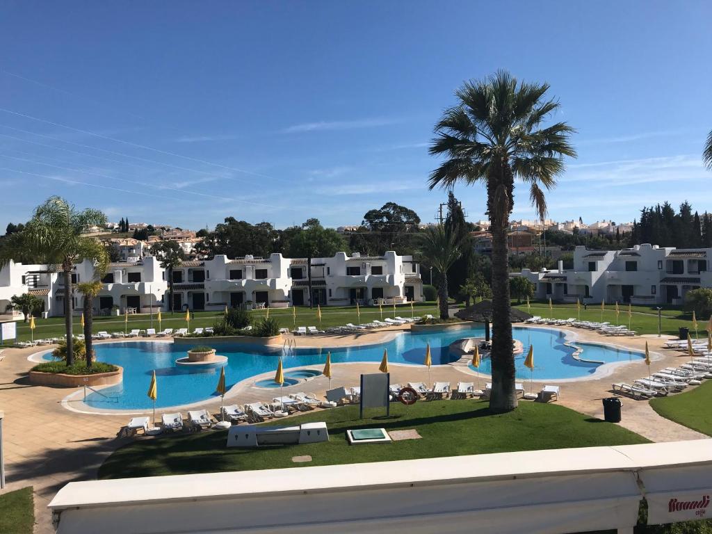 Baseinas apgyvendinimo įstaigoje Clube Albufeira, Apartament V1 A/C arba netoliese