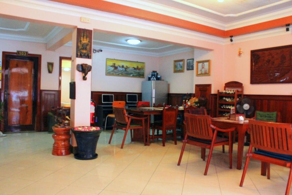 Posezení v ubytování Nawin Palace Guesthouse