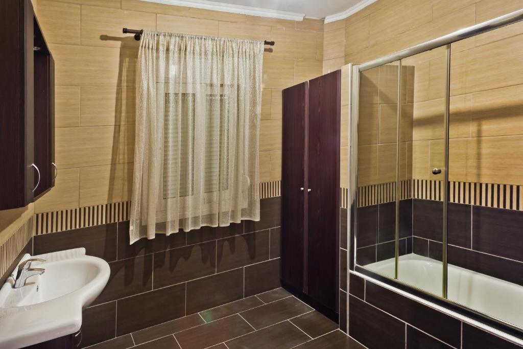A bathroom at Lux Sea View Apartment