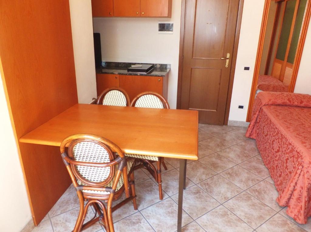 Kuchyň nebo kuchyňský kout v ubytování Hotel Bella Riviera Lungomare