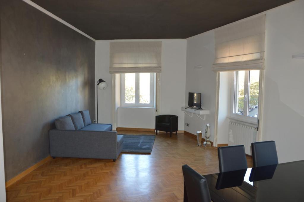 Una finestra su Castel Sant'Angelo - 4