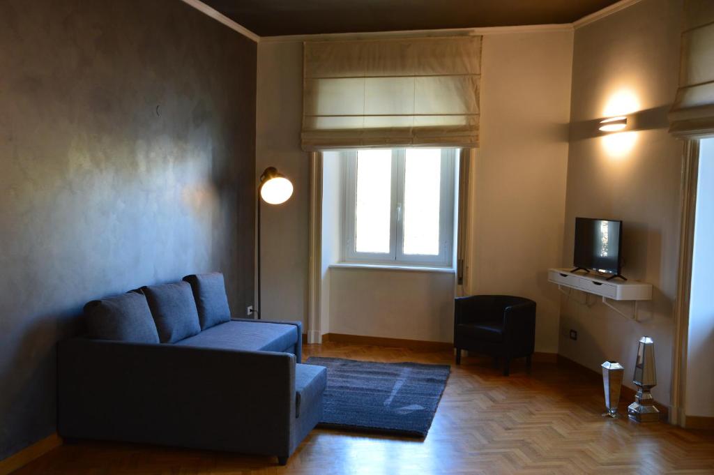 Una finestra su Castel Sant'Angelo - 9