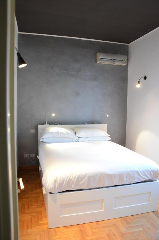 Una finestra su Castel Sant'Angelo - 13