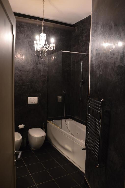 Una finestra su Castel Sant'Angelo - 17