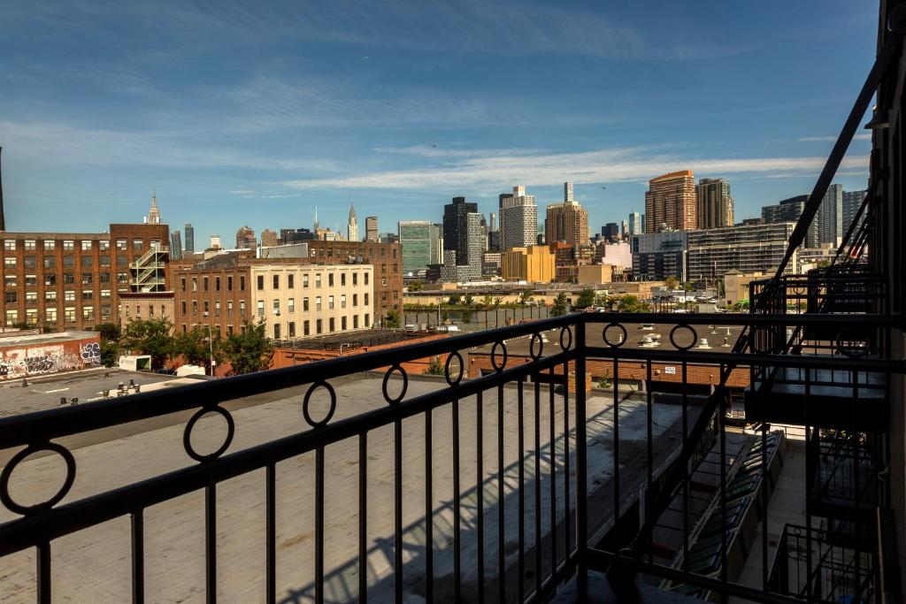 Nespecifikovaný výhled na destinaci Brooklyn nebo výhled na město při pohledu z hotelu