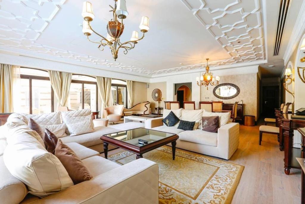 Zabeel Saray Royal Residences Lagoon Villa, Dubai – Updated 2022 Prices