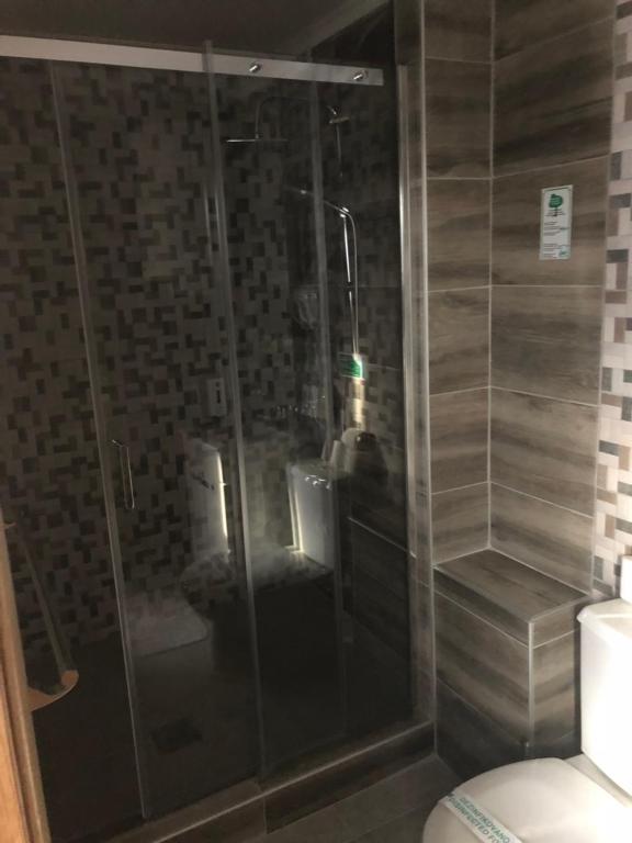 A bathroom at Gros Hotel - Leskovac
