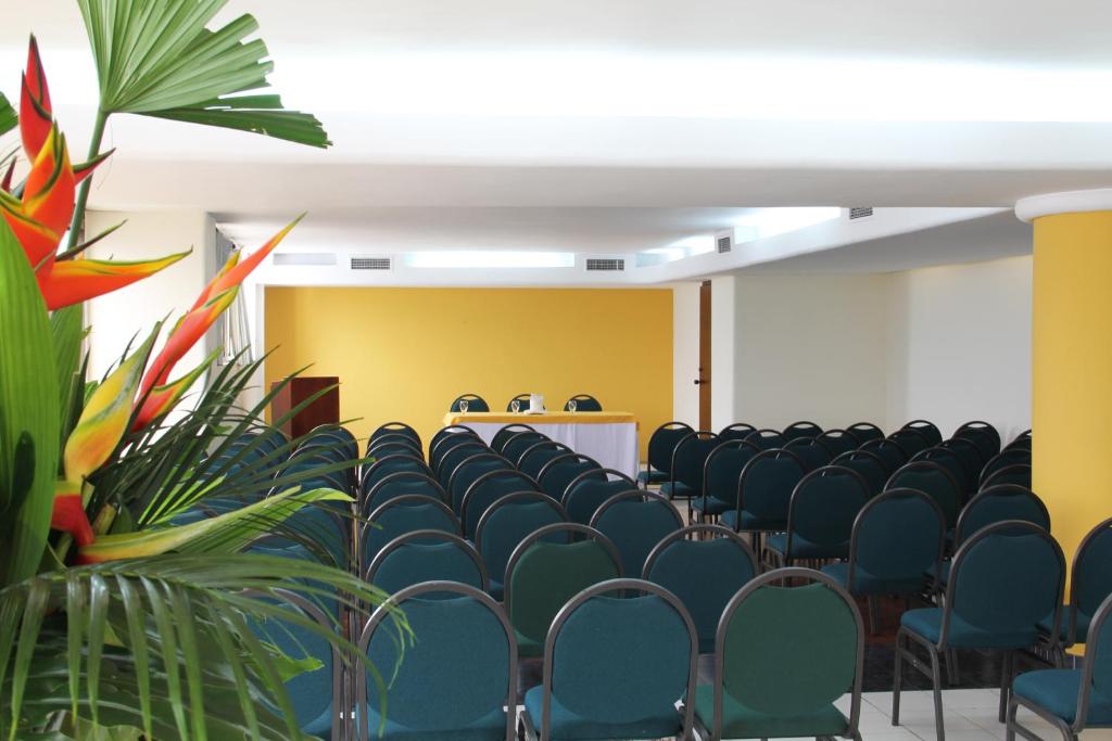 Zona de negocis o sala de conferències de Torre de Cali Plaza Hotel